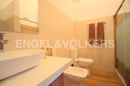 Impecable Casa Con Piscina En Venta Carrasco