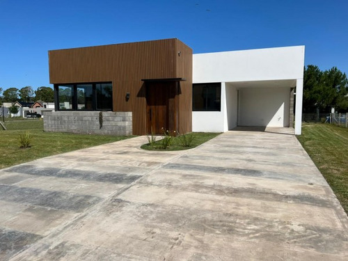 Casa En Venta Barrio Privado Rumenco Joven