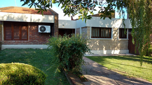 Imagen 5 de 30 de Excelente Chalet 3 Amb Con Departamento 2 Amb Para Huéspedes Y Piscina (1500m2)