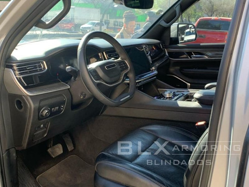 Jeep Grand Wagoneer L 6.4 V8 4X4 At