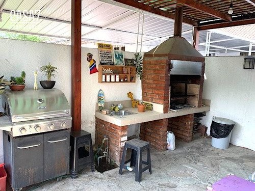 Casa En Venta De 3 Dorm. En Ñuñoa