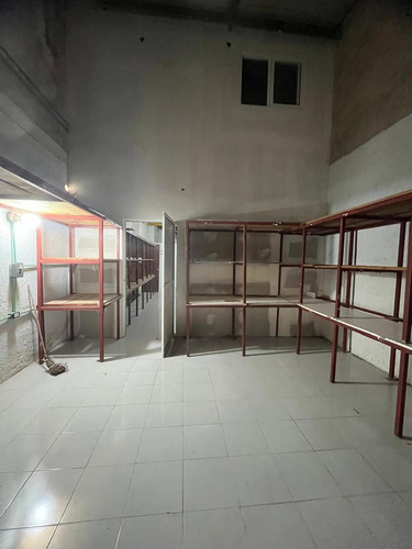 Renta De Local Comercial 89 M2 En Esquina En García Ginerés