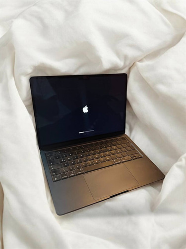 Macbook Air A2681 - 8gb - 256gb Ssd - Apple M2 Azul (Usado)