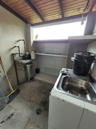 En Venta Casa En Valle De Oro, San Diego. Aires Acondicionados Nuevos En Todos Los Ambientes. Mr.