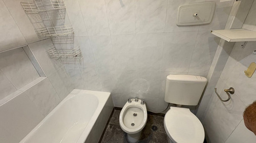 Depto 3 Ambientes En Once Con Dependencia Y Patio