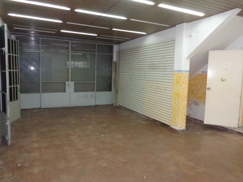 2 Naves, 2 Entradas Camiones, Local, Oficinas Y Deposito