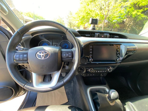 Imagen 8 de 8 de Toyota Hilux Srv 4x4 2019 Línea 2020