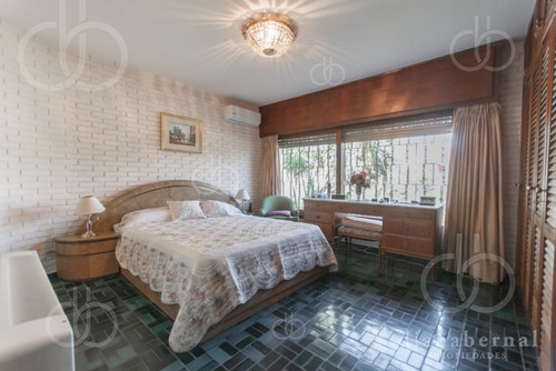 Punta Del Este, Casa En Mansa, 4 Dormitorios Y Piscina. - Ref: 43552