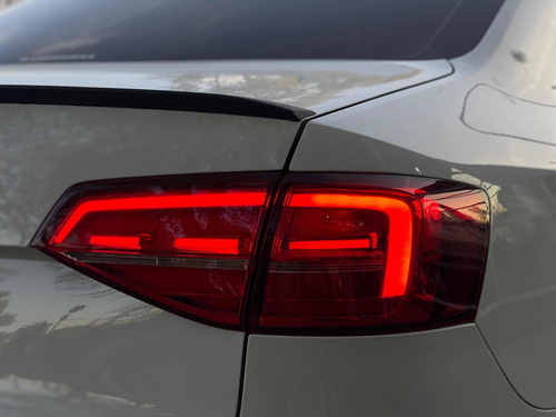 Imagen 8 de 25 de Volkswagen Vento 2018 2.0 Tsi Gli 211cv App Connect + Nav
