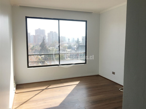 Departamento En Arriendo De 1 Dorm. En Las Condes