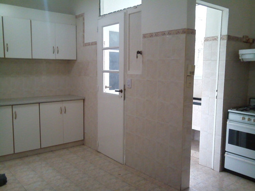 Ampio Semipiso Sobre Peatonal - 3425391802
