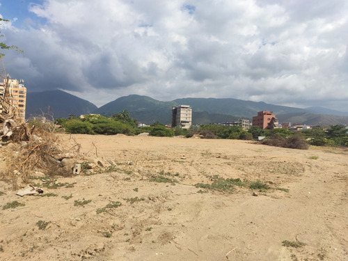 Imagen 7 de 7 de Terreno En Alquiler O Venta. 15 000mrs. Todo Los Servicios.