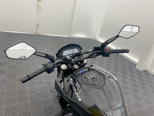 Imagen 17 de 25 de Bajaj Dominar 250