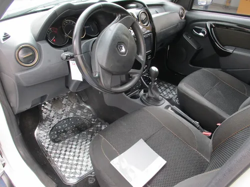 Renault Duster DYNAMIQUE 4X2 2000CC MT AA
