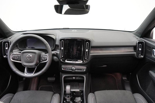 Volvo XC40 RECHARGE PLUS (ELÉTRICO)