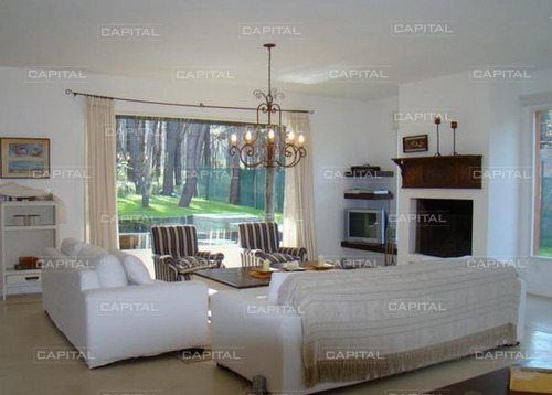 Casa En Laguna Blanca Punta Del Este En Venta- Ref: 25677