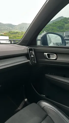 Volvo XC40 2.0 T4 R-Desing