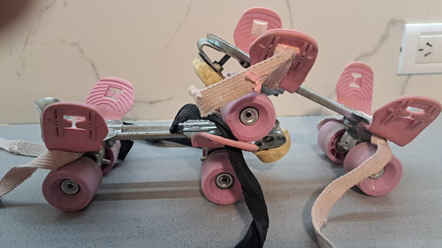 Patines 4 Ruedas Extensibles Color Rosa Muy Buenos Desde El 28 Al 42 Rosa (Usado)