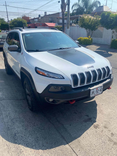 Imagen 9 de 10 de Jeep Cherokee 2015 3.2 Trailhawk Mt