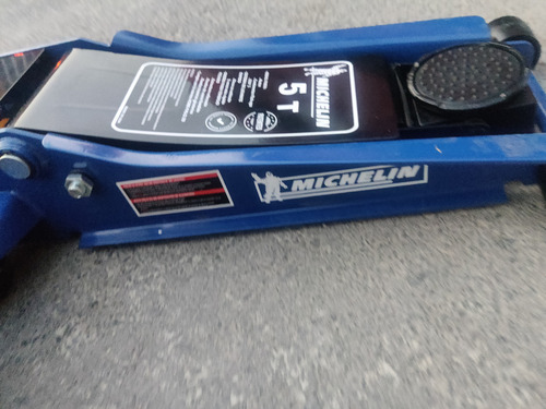 Vendo Gato Michelin Seminuevo Para 5 Toneladas (Usado)