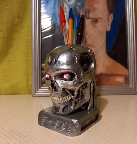 Portalápices Terminator T-800 Con Luces Led