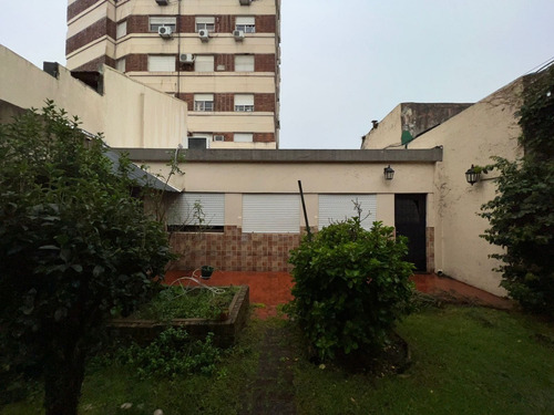 Imagen 20 de 30 de Casa Venta Monte Castro 4 Ambientes