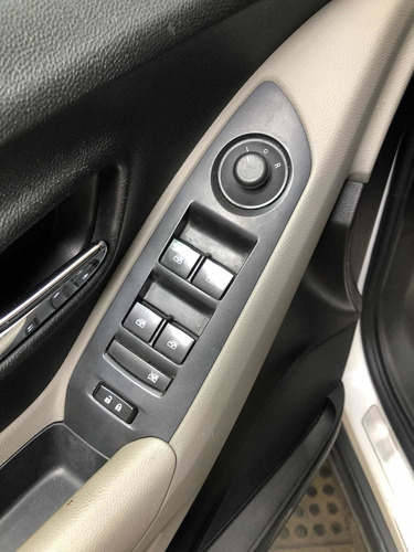 Imagen 14 de 15 de Chevrolet Tracker 2015 1.8 Ltz Fwd Mt 140cv