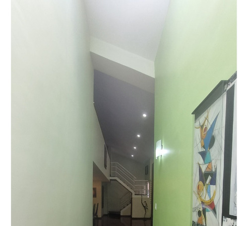 Se Vende Hermoso Ph Con Excelentes Acabados Remodelado En Lomas Del Sol Con Hermosa Terraza Piso Bajo Vista Epectacular. Jp