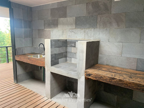 Casa En Venta De 3 Dorm. En Pichilemu