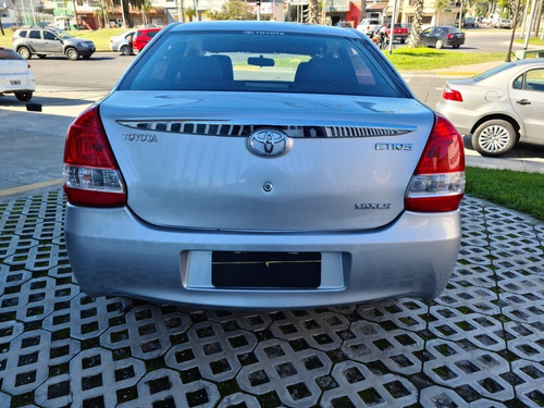 Toyota Etios Xls Sedan 4p M/t 2013 Sarthou