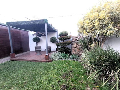 Venta De Casa 4 Amb Haedo Cochera Jardín Parrilla