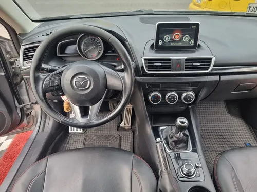 Mazda 3 TOURING 2.0 MT