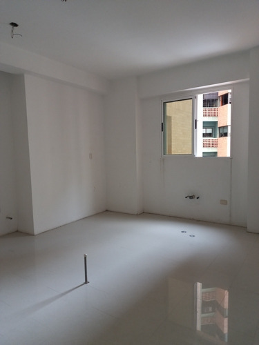 Imagen 13 de 19 de Res. Acrópolis. Trigaleña Alta Vende Luz Castro Obra Blanca
