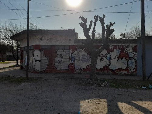 Local Con Vivienda En Venta En Libertad