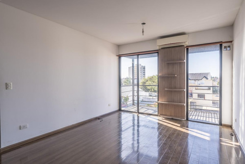 Imagen 4 de 19 de Venta Departamento 3 Ambientes C/ Balcón, Al Frente, Mucha Luz, Excelente Estado.