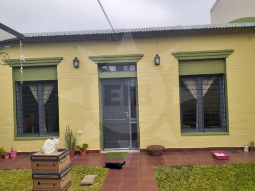 Imagen 8 de 8 de ::: Eib Vende Hermosa Casa Interna :::