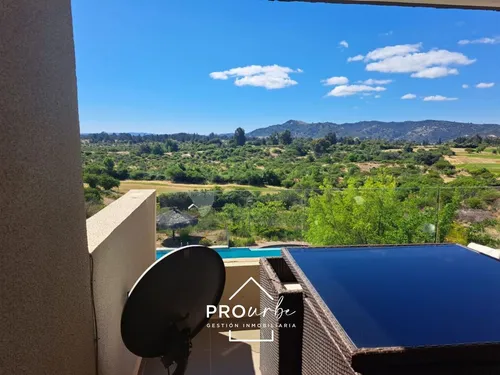 3 Dormitorios, 2 En Suite, Piscina, Cancha De Golf, Amoblado