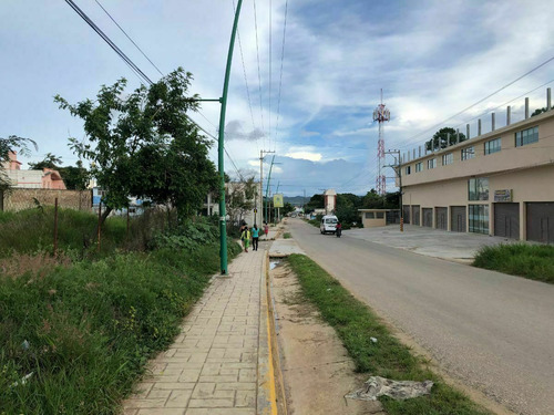 Terreno Comercial Con Locales En Zona Altamente Poblada En Comitan.