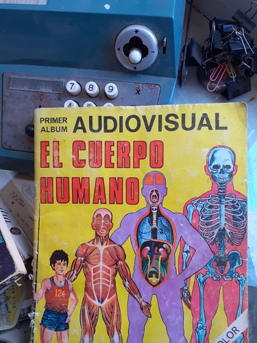 Primer Álbum Audiovisual El Cuerpo Humano Con 207 Cromos