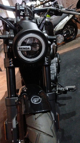 Keeway V302c Benda