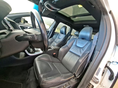 Volvo XC60 2.0 T5 R DESIGN TURBO GASOLINA 4P AUTOMÁTICO