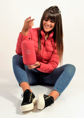 Campera Uniqlo De Mujer Rojo Coral 100% Original