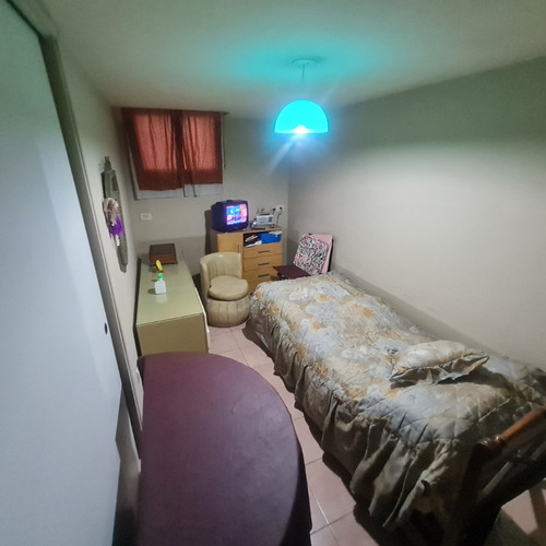 Tipo Casa 4 Ambientes Pb Frente Con Patio, Sin Expensas.