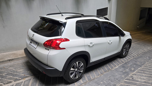 Peugeot 2008 1.6 Feline am20