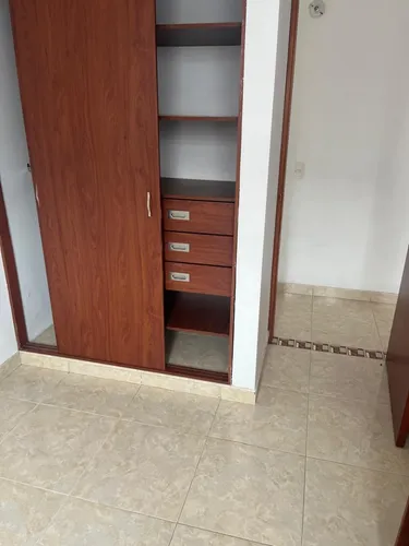 Apartamento Con Excelentes Espacios En Los Colores - Medellín, ¡oportunidad!
