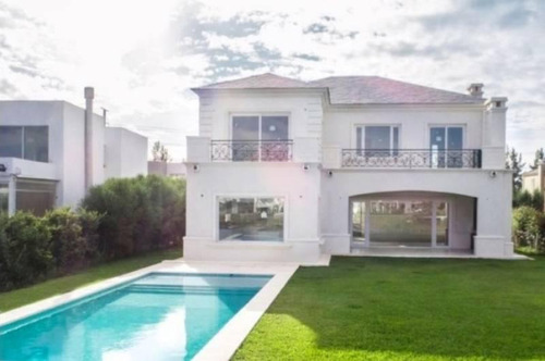Imagen 4 de 12 de Nordelta | Los Alisos - Casa A Estrenar De Estilo Y Calidad En Venta Al Lago!