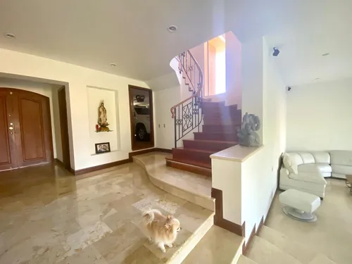 Casa En Venta En El Poblado, Loma De Los Balsos. Cod V10402