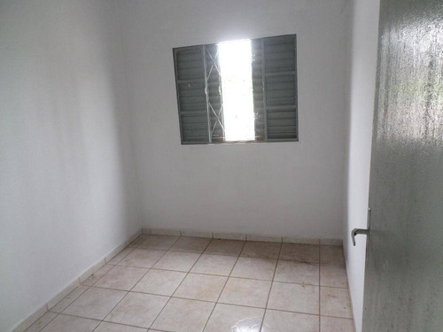 Imagem 6 de 8 de Casa Com 2 Dormitórios Para Alugar Por R$ 700,00/mês - Conjunto Habitacional Engenheiro Otávio Rasi - Bauru/sp - Ca0012