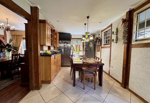 Se Vende Preciosa Y Gran Casa En Cerro Castillo
