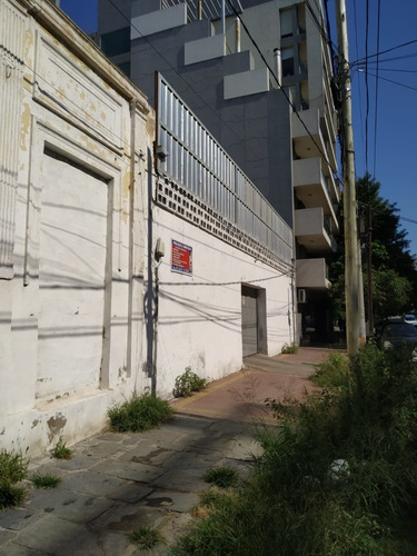 Imagen 2 de 8 de General Paz, Terreno En Venta Con Cochera Funcionando Y Apto Edificio